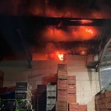 Le feu a provoqué un important dégagement de fumée (police cantonale Fribourg).